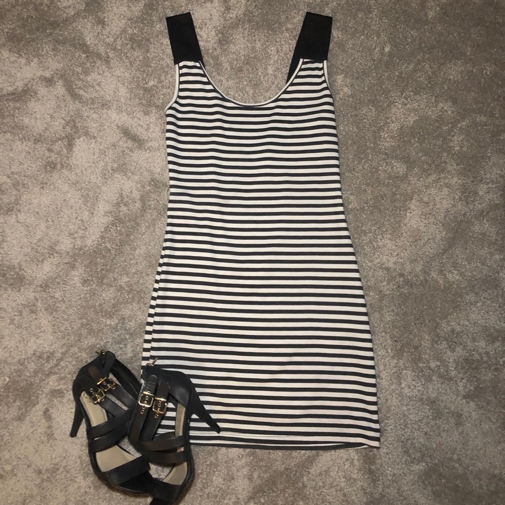 Moda 2000 dress NWOT